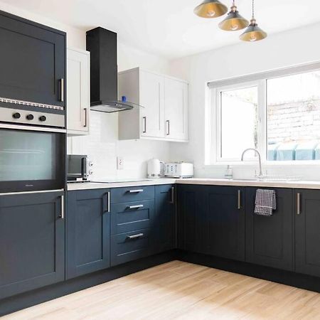 Charming 3 Bedroom Belfast Townhouse ภายนอก รูปภาพ