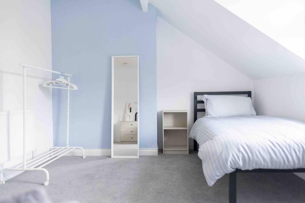 Charming 3 Bedroom Belfast Townhouse ภายนอก รูปภาพ