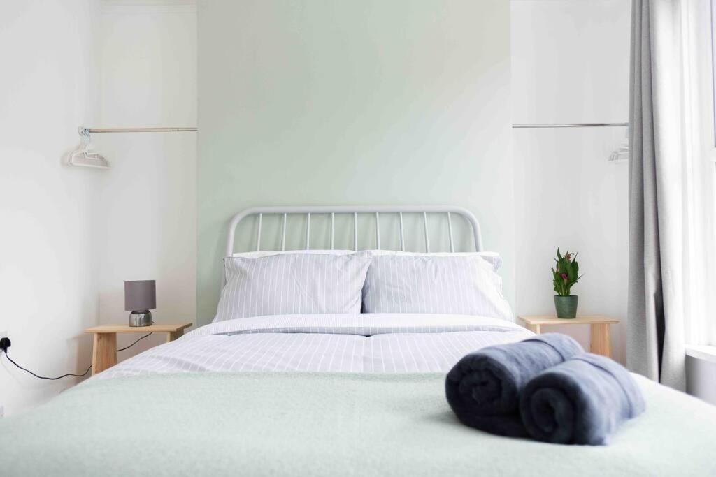 Charming 3 Bedroom Belfast Townhouse ภายนอก รูปภาพ