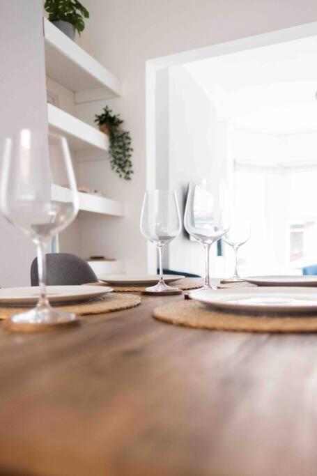 Charming 3 Bedroom Belfast Townhouse ภายนอก รูปภาพ