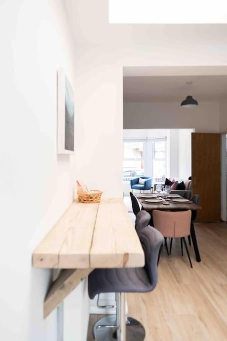 Charming 3 Bedroom Belfast Townhouse ภายนอก รูปภาพ
