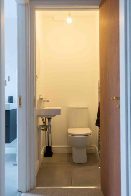 Charming 3 Bedroom Belfast Townhouse ภายนอก รูปภาพ