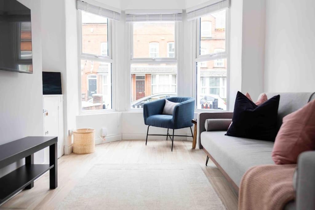 Charming 3 Bedroom Belfast Townhouse ภายนอก รูปภาพ