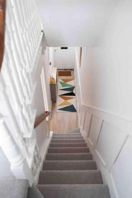 Charming 3 Bedroom Belfast Townhouse ภายนอก รูปภาพ